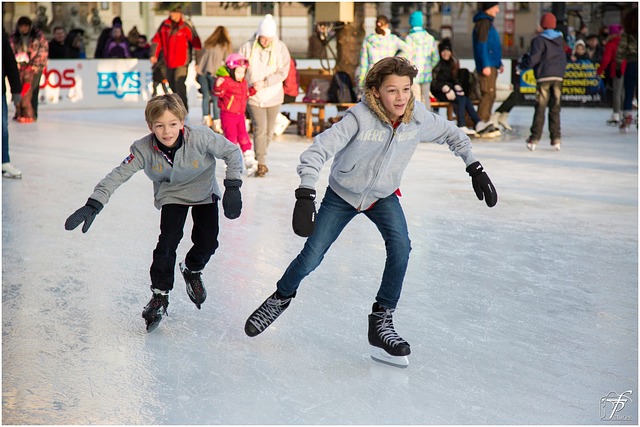 children skating