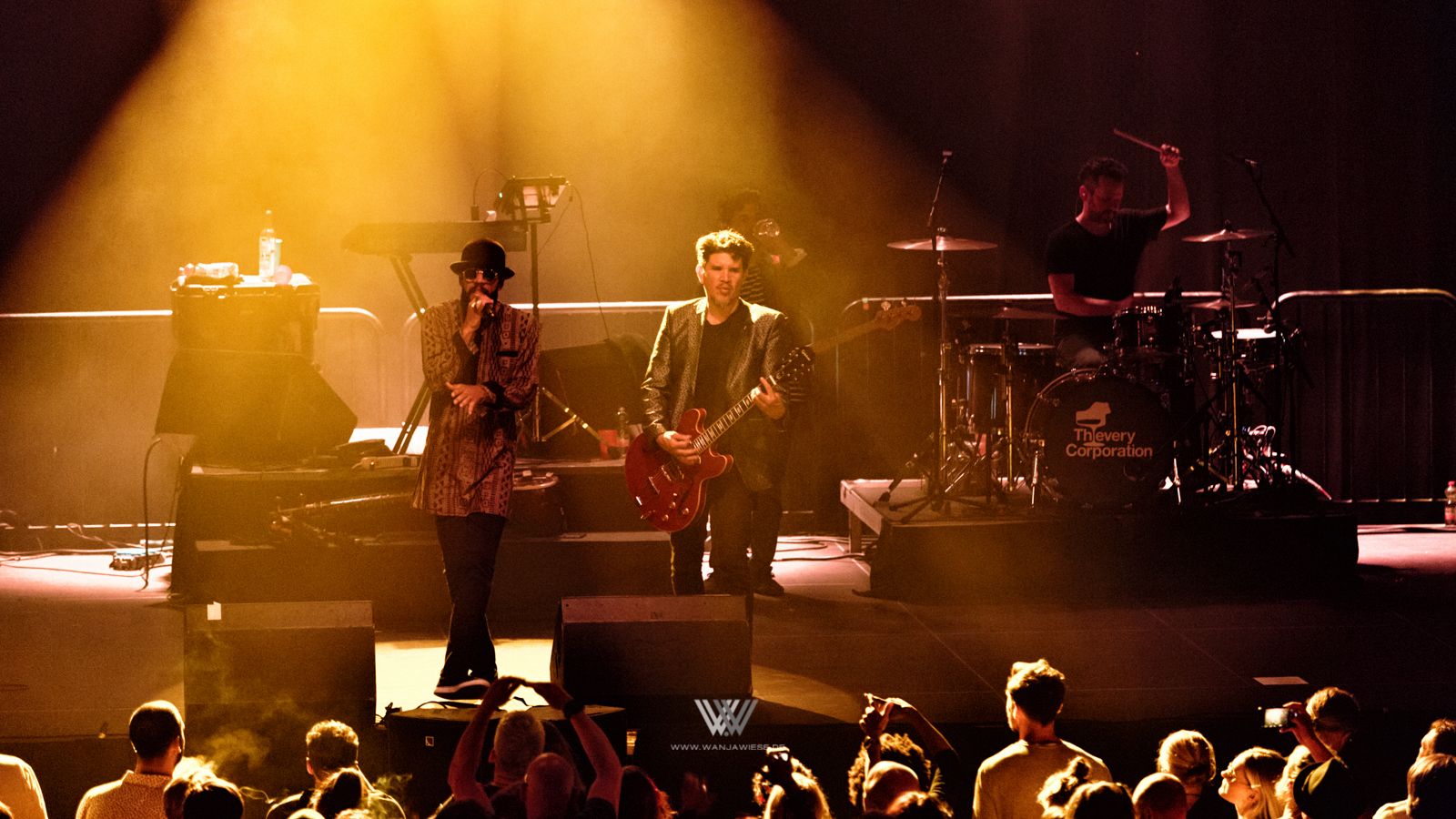 Thievery Corporation Divan 